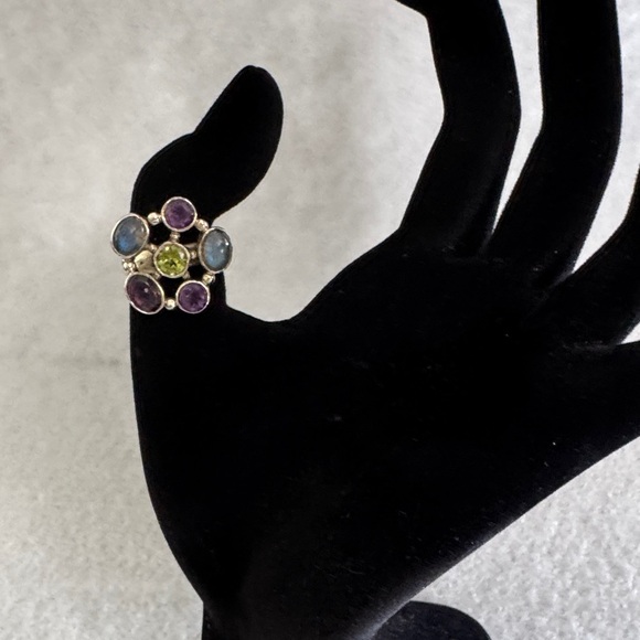 Jewelry - Elegant Multi-Stone Silver Ring